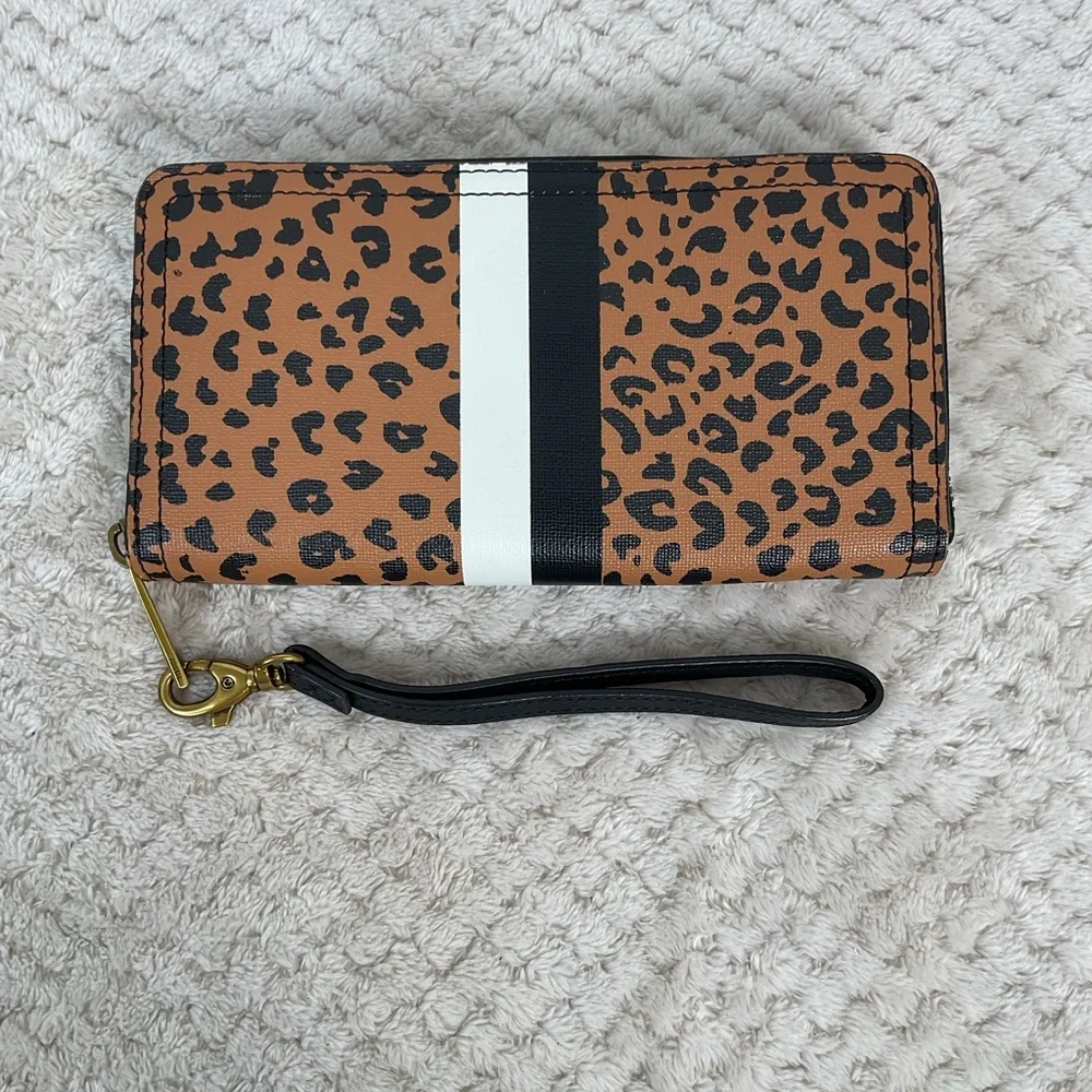 Fossil Logan Cheetah Print Zip Around Wallet